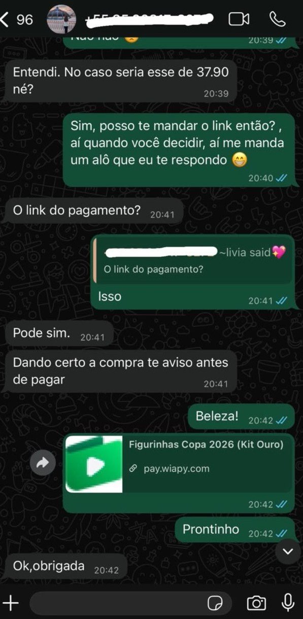 Cliente fechando a compra do Kit Ouro de figurinhas pelo WhatsApp